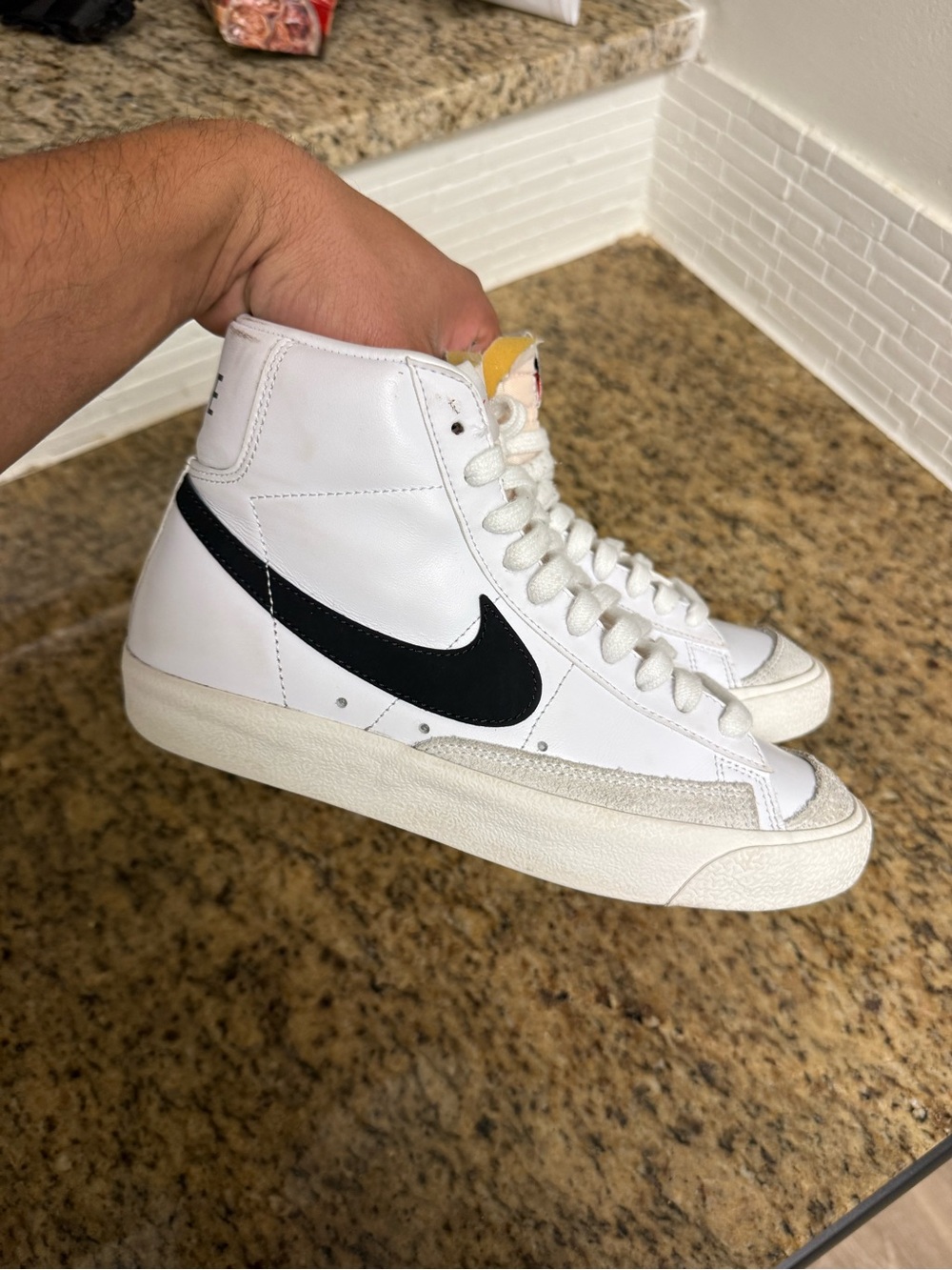 Nike Blazer Mid '77 Vintage Mid Top White/Black CZ1055-100 Women Size 7 Used